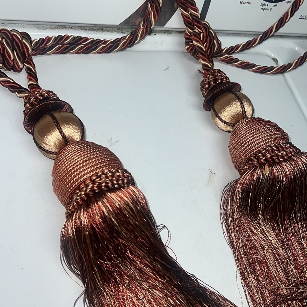 Two high quality heavy pieces   for drapes - Picture 3 of 3